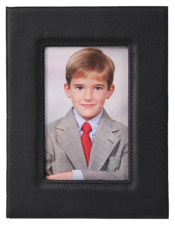 https://www.leatherphotoframes.com/images/cowhide-leather-photo-frame-big.jpg